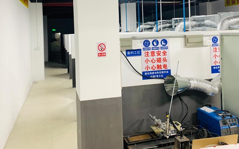 焊工實操室一角(半自動等離子切割)