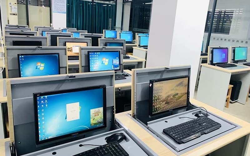 學(xué)校計算機(jī)培訓(xùn)室